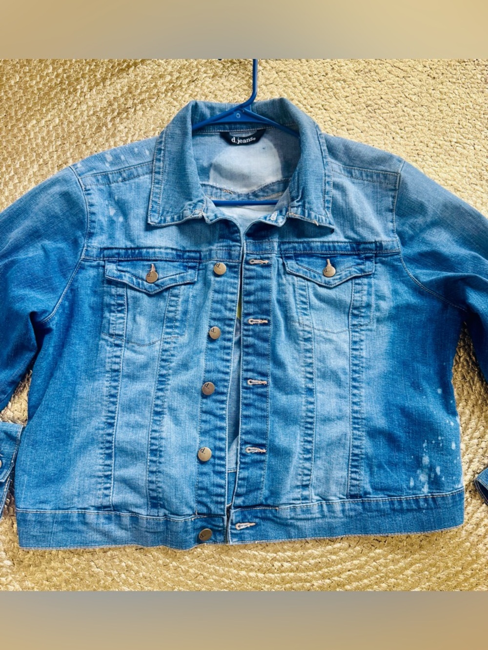 d. jeans Blue Denim Jacket with Hand-Painted Bee Graphic - Picture 6 of 8